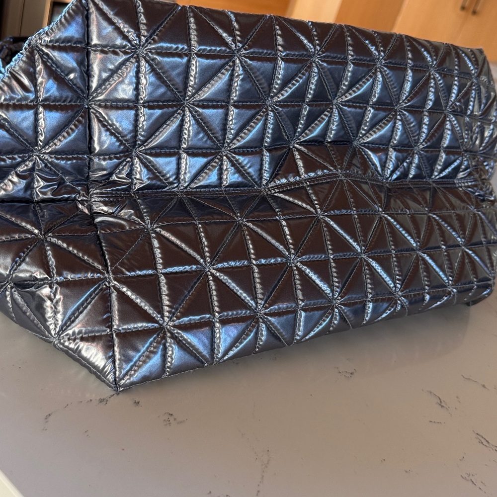 VEE Collective VEE WEEKENDER Quilted Travel Tote Bag in ICY SILVER Color - Picture 12 of 14